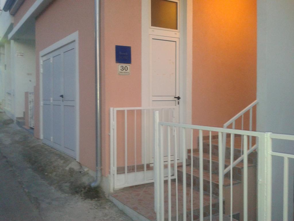 Apartments Alissa Hvar Town Exterior photo
