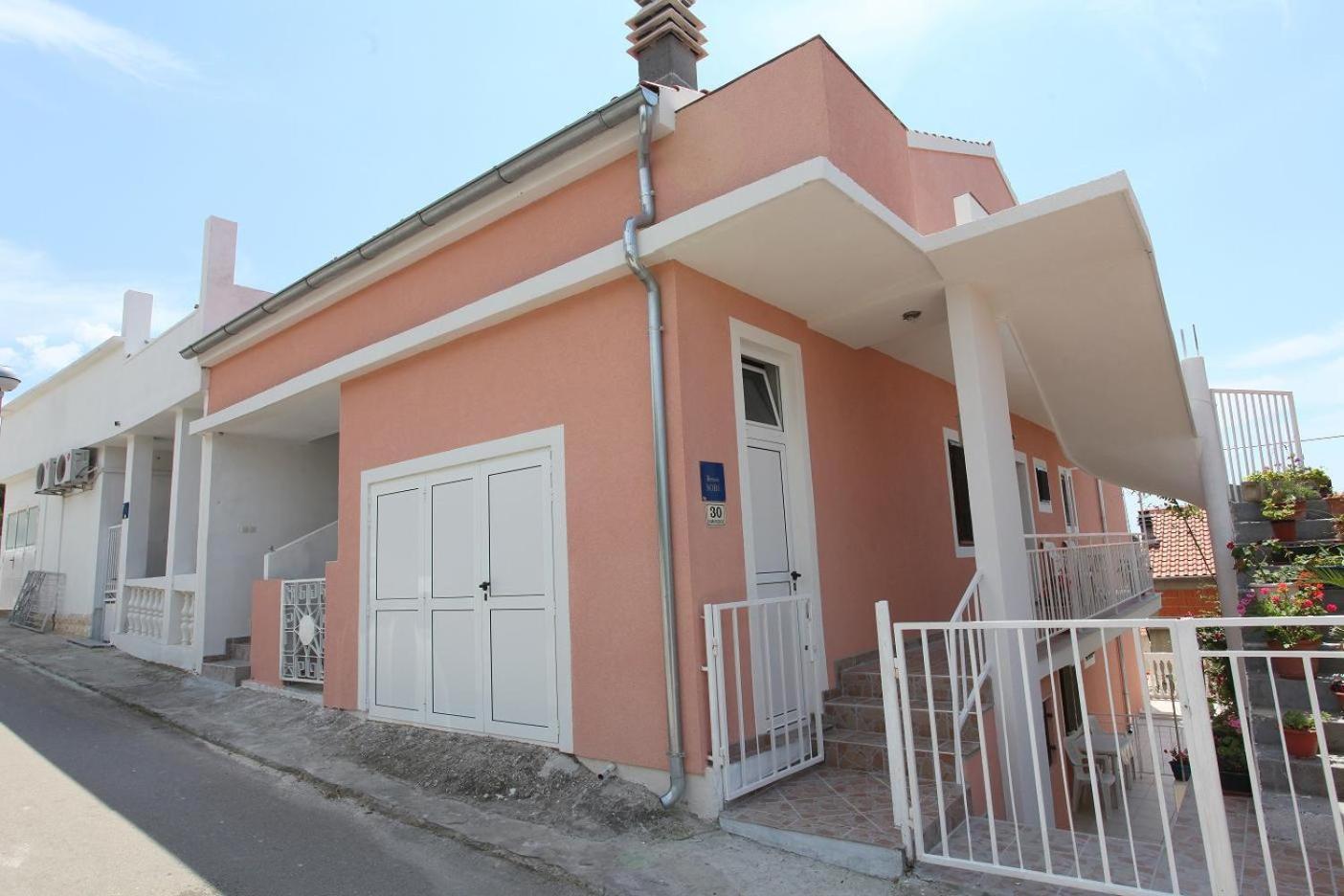 Apartments Alissa Hvar Town Exterior photo