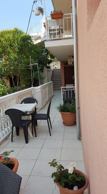 Apartments Alissa Hvar Town Exterior photo